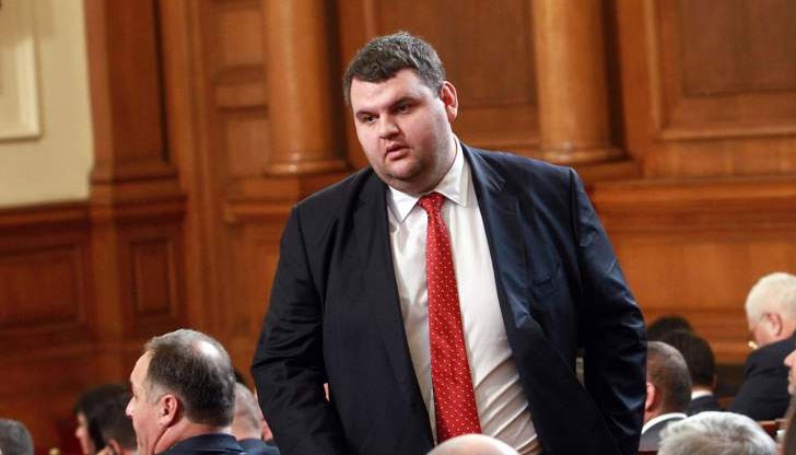 Българските политици трябва да престанат да се държат като тийнейджъри в дискотека,