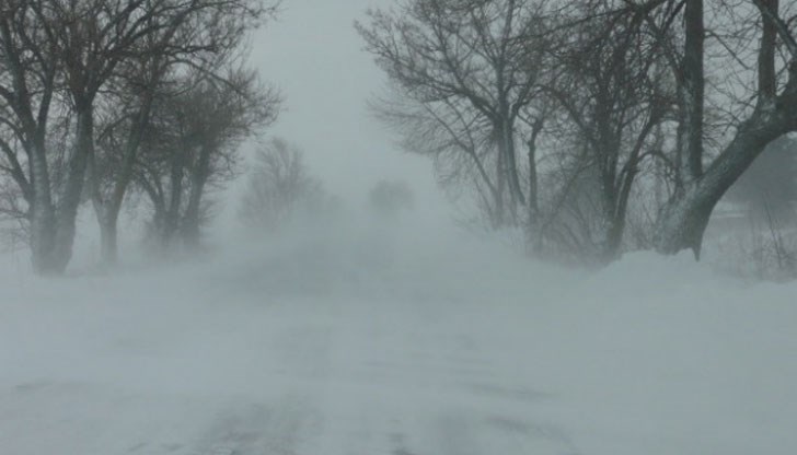 Само обещания и никой не може да ги накара да си свършат работа, за която имат договор и получават пари Само обещания и никой не може да ги накара да си свършат работа, за която имат договор и получават пари