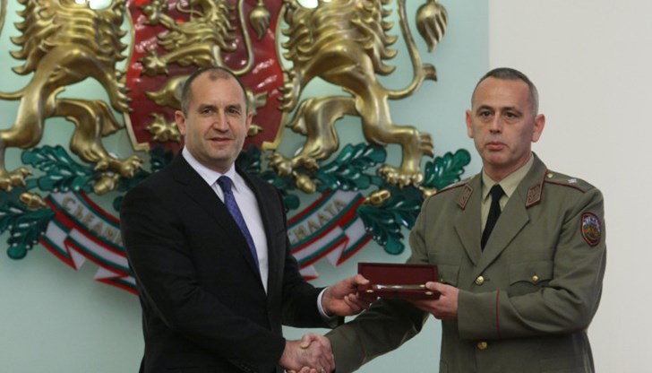 Към момента той е съветник на президента Румен Радев по военната сигурност