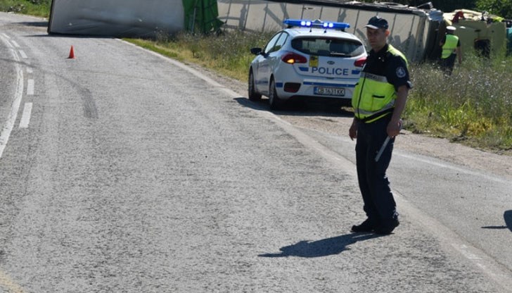 Временно движението по път I-5 Русе - Бяла в района на Бяла е ограничено Временно движението по път I-5 Русе - Бяла в района на Бяла е ограничено