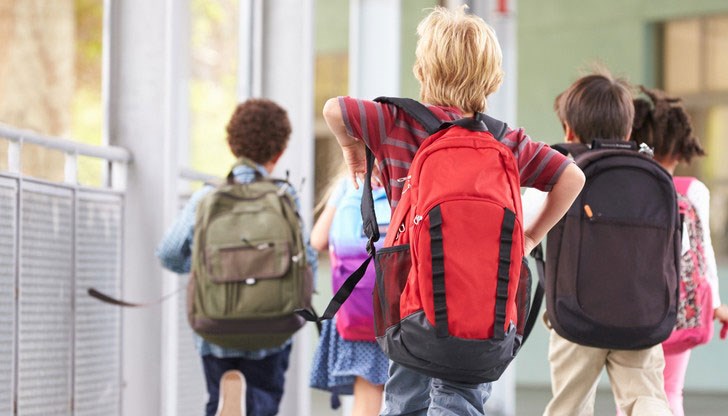 Така ще се намали тежестта на раниците на учениците Така ще се намали тежестта на раниците на учениците