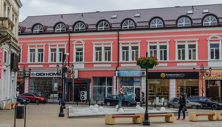 Всеки, желаещ да се включи, е поканен Всеки, желаещ да се включи, е поканен