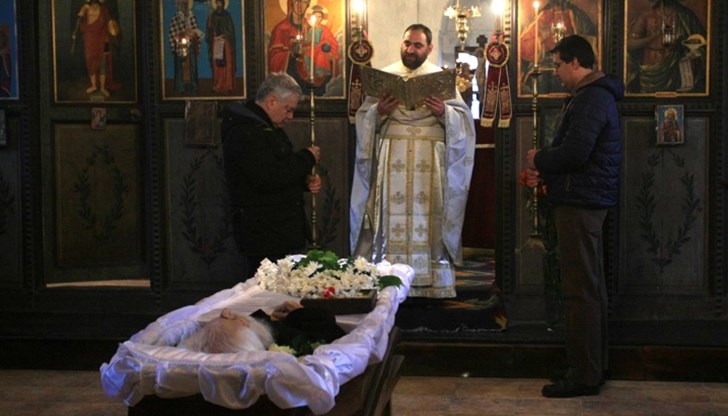 На прощаване с дядо Добри На прощаване с дядо Добри