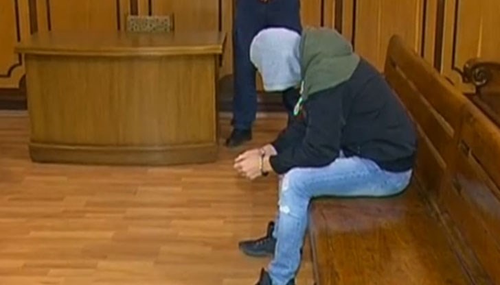 За извършеното деяние е осъден на лишаване от свобода  за осем  месеца