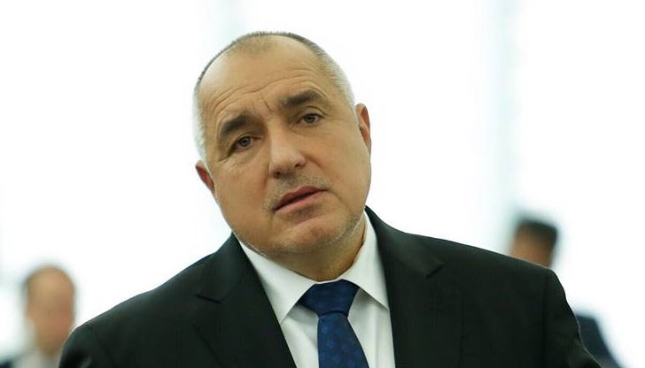 На премиера са му направени две инжекции на колената и две на глезените