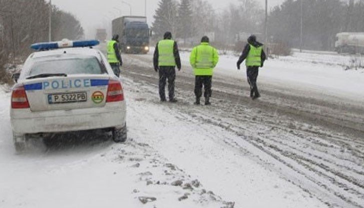 Пътен инцидент между три автомобила "Мерцедес" Пътен инцидент между три автомобила "Мерцедес"