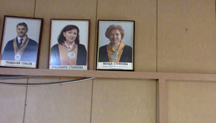 Менда Стоянова редом до оперната прима Красимира Стоянова