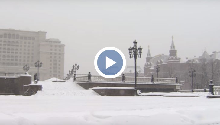 Има поне един загинал и 5-ма ранени в най-силната снежна буря, виждана в Москва