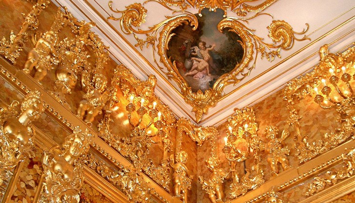 Кехлибарената стая е едно от тях