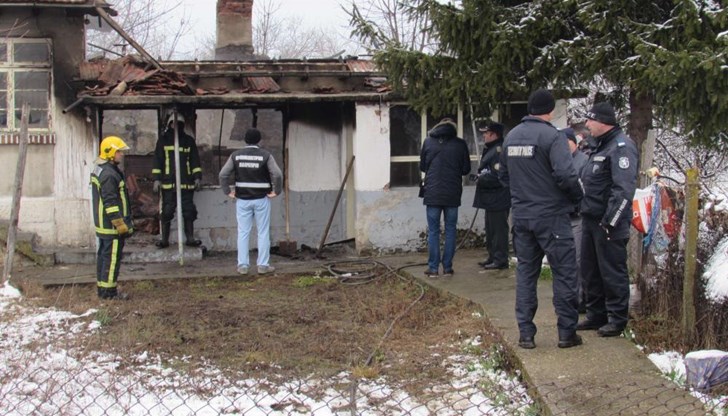 Дъщеря й е оцеляла по чудо, след като е била измъкната от пламъците от съсед