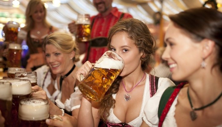 Туристите се тълпят в избата за еротична бира на Хопф в района Горна Франкония