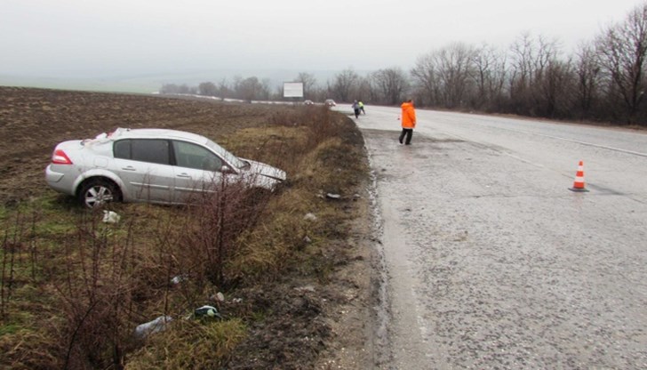 Семейство от Русе катастрофира в трилентов участък на Мойсевия баир