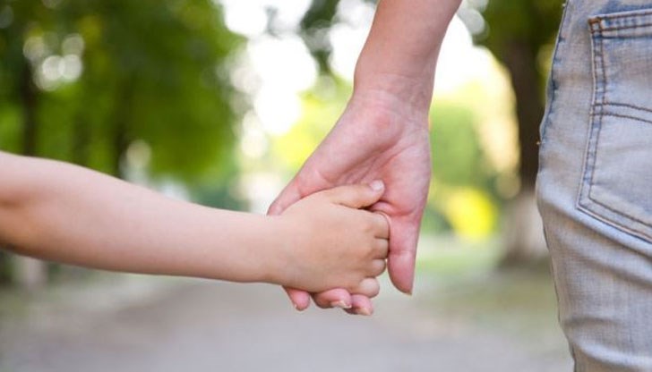 Ще им се полага и предвиденото по закон майчинство Ще им се полага и предвиденото по закон майчинство