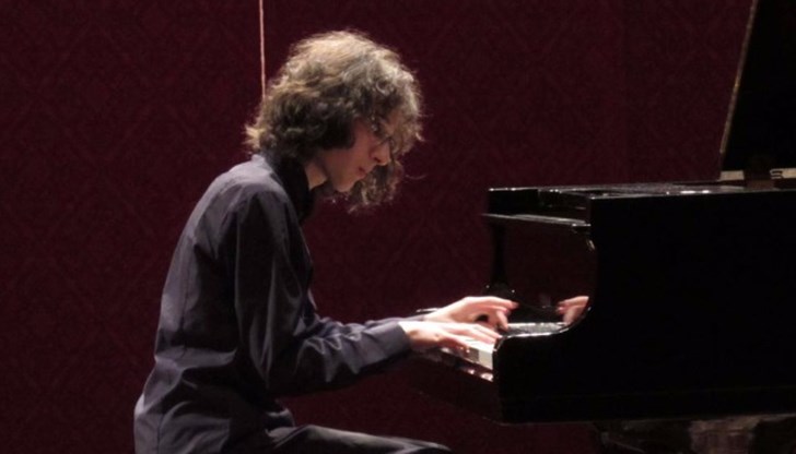 Русенският ученик е отличен от фондация „Енчо Керязов“