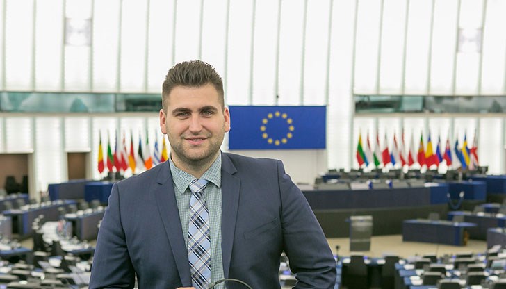 Съпругата му Таня го дари с първата им рожба Съпругата му Таня го дари с първата им рожба