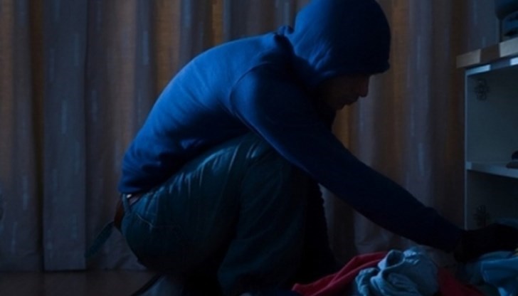 След взлом на прозорец е проникнато и са откраднати бензинопил и водоструйка След взлом на прозорец е проникнато и са откраднати бензинопил и водоструйка