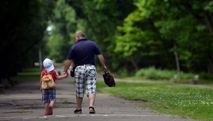 Новият отпуск ще бъде четири месеца и ще бъде и за майката, и за бащата Новият отпуск ще бъде четири месеца и ще бъде и за майката, и за бащата