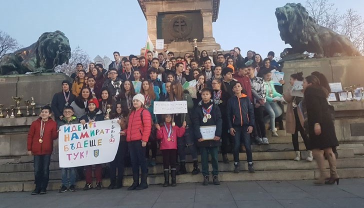 По наше мнение това е умишлено "убийство" на най-доброто училище в града По наше мнение това е умишлено "убийство" на най-доброто училище в града