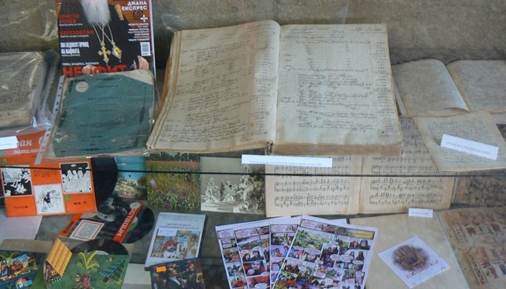 Русенски митрополит Наум с празничен водосвет по случай 130 години Регионална библиотека "Любен Каравелов"