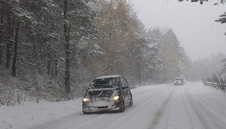Шофьорите да пътуват с автомобили, подготвени за зимни условия