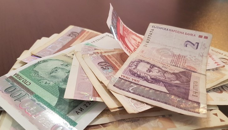 Топ надзорничката се разписва за над 10 средни заплати на месец Топ надзорничката се разписва за над 10 средни заплати на месец