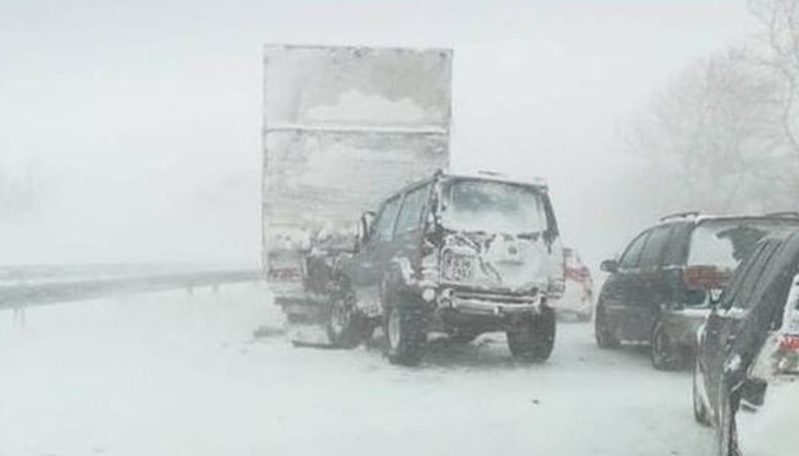 10 автомобила се нанизаха в гоялмото меле