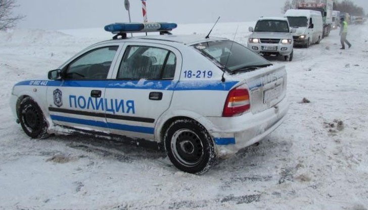 Млад шофьор от Русе се блъснал в спярл автомобил на пътя Млад шофьор от Русе се блъснал в спярл автомобил на пътя