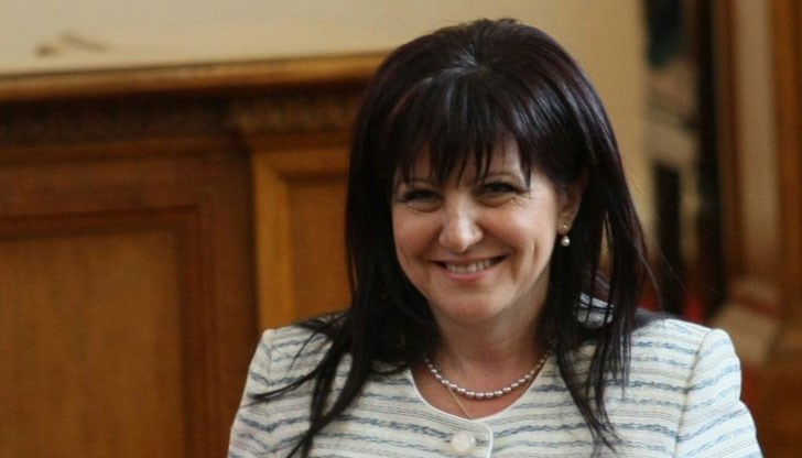 Минималните заплати на депутатите минаха 3500 лева