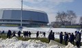 Снегът на Градския стадион не се предава лесно