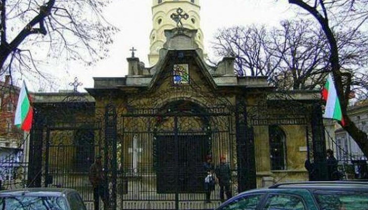 Светинята ще остане за поклонение до 12 март Светинята ще остане за поклонение до 12 март