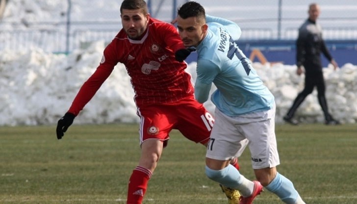 В 36-ата минута реферът Георги Кабаков спести директен червен картон на Божидар Чорбаджийски