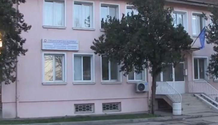 Отделен вход за болните от туберкулоза Отделен вход за болните от туберкулоза