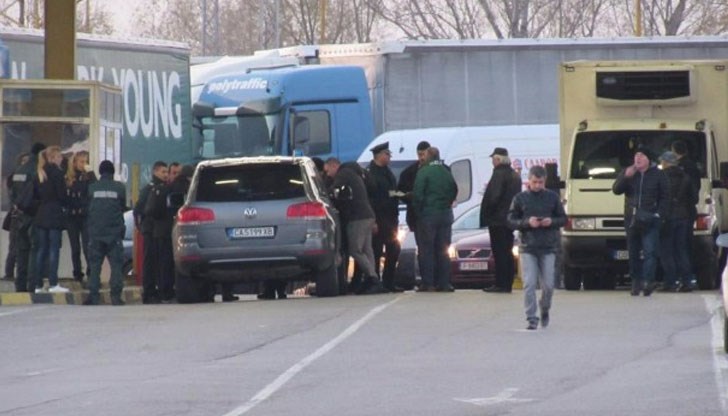 Двамата горнооряховчани били задържани на пункта край Русе, на влизане в България