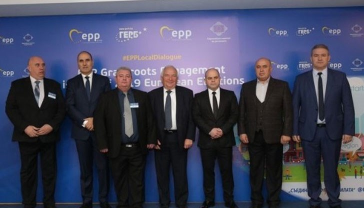 Бушонът от Русе излезе по-издръжлив от очакването. Може да е най-дребният, но жицата му изглежда е дебела, защото още не е изгорял Бушонът от Русе излезе по-издръжлив от очакването. Може да е най-дребният, но жицата му изглежда е дебела, защото още не е изгорял