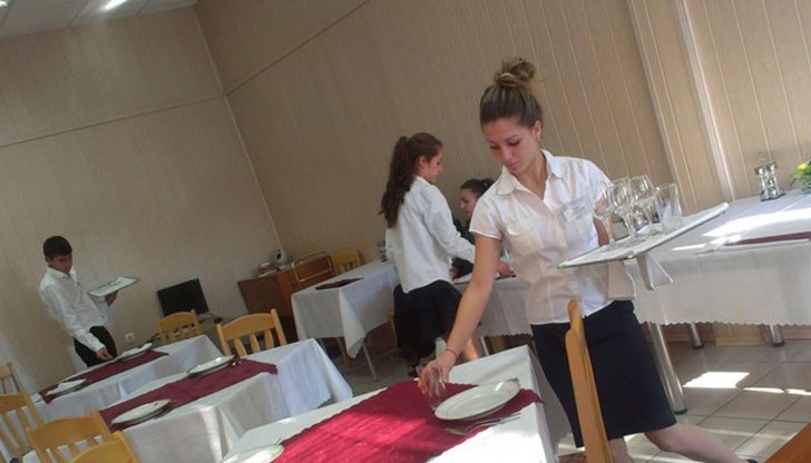 „Въртенето на табла” се оказва далеч по-доходоносна работа от дейността на млад медик