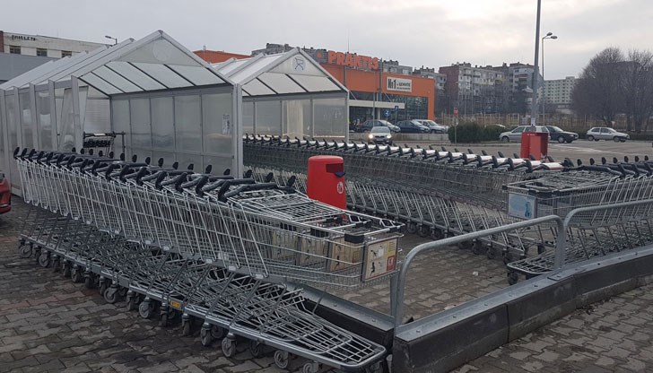 Крадлата е известна на полицейските служители Крадлата е известна на полицейските служители