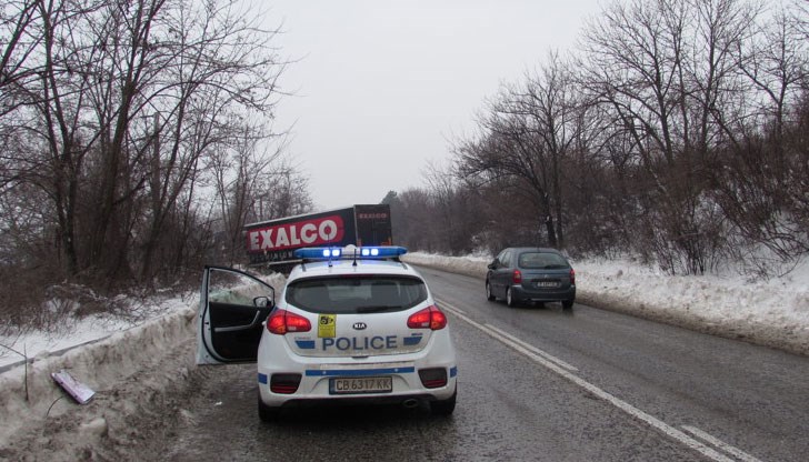 Движението по пътя Русе – Бяла е затруднено