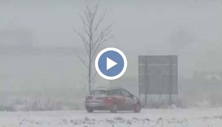 Обледяването на жиците и силният вятър предизвикаха десетки аварии