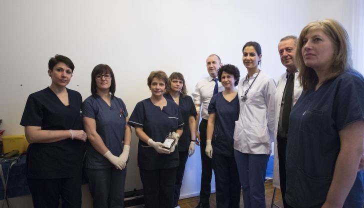 Вярвам, че с всяка капка дарена кръв спасяваме живот, но и даряваме човечност, заяви президентът