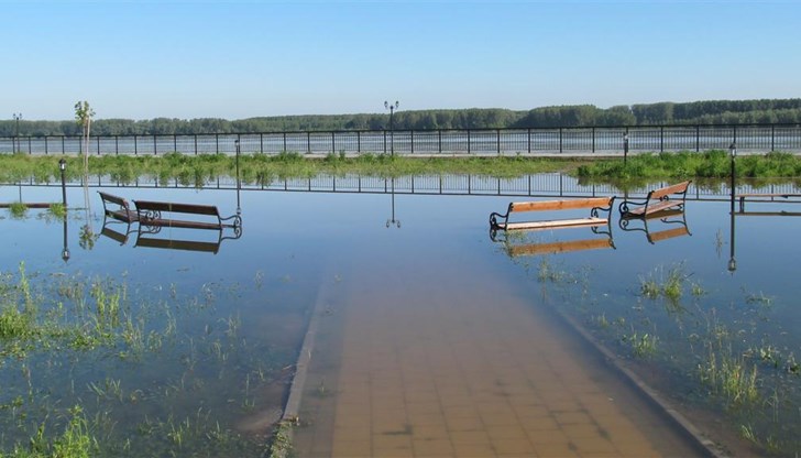 Наблюдението се въвежда при ниво от 750 см, а днес при Лом бяха измерени 769 см с тенденция към повишаване Наблюдението се въвежда при ниво от 750 см, а днес при Лом бяха измерени 769 см с тенденция към повишаване