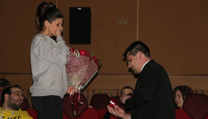 Навръх Благовещение Станислав изненада бъдещата си изгора