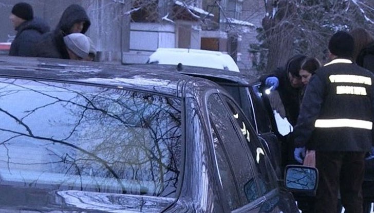 Криминалисти от Областна дирекция на МВР  извършили обиск на лек автомобил пред блок „Добруджа“