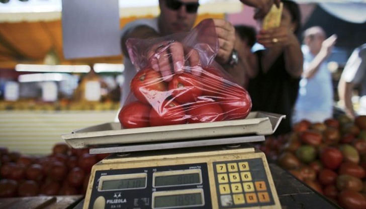 Най-често ни цакат с неизправни кантари по пазарите и тържищата Най-често ни цакат с неизправни кантари по пазарите и тържищата