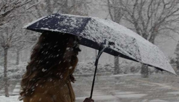 В североизточните райони след обяд дъждът ще премине в сняг