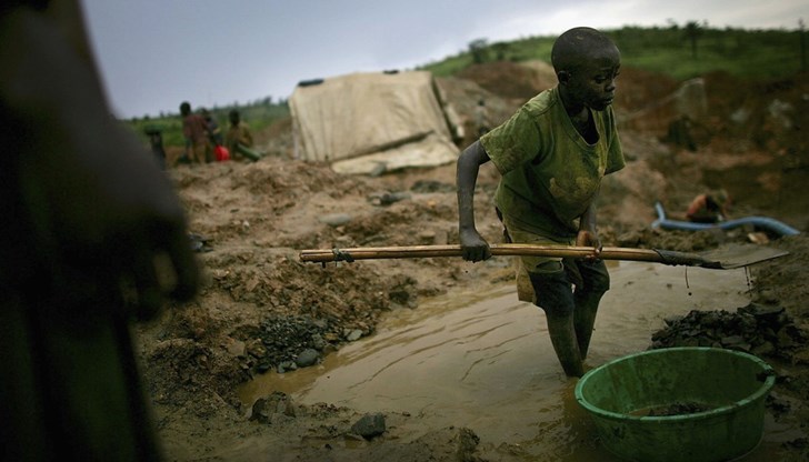 Децата слизат под земята и работят при ужасяващи условия – сутрин и вечер, в жега и в проливен дъжд