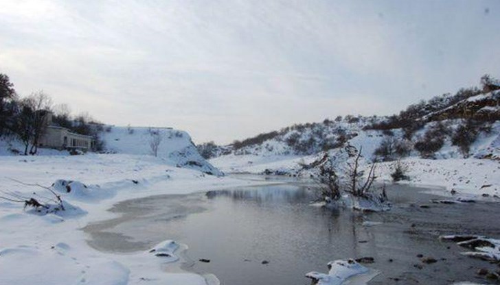 Засега няма опасност за жителите и населените места в района Засега няма опасност за жителите и населените места в района