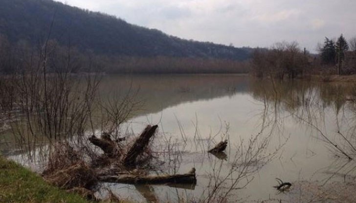 Репортаж на родна телевизия от село Красен показа новоднения имот на жител на селото, но заместник областният управител на Русе отрича това Репортаж на родна телевизия от село Красен показа новоднения имот на жител на селото, но заместник областният управител на Русе отрича това