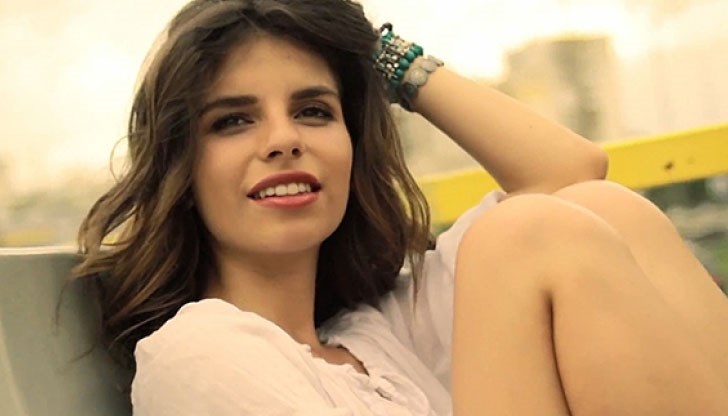 Младата русенска изпълнителка е катастрофирала завчера със собствения си автомобил "Тойота Корола"