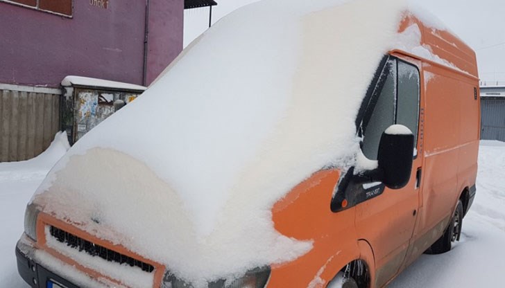 Русе и други градове осъмнаха с оранжев сняг