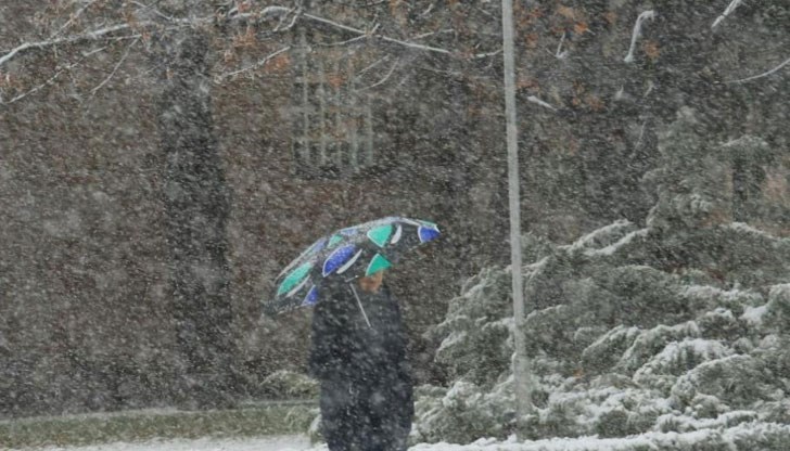 Утре с понижението на температурите валежите ще преминават в сняг Утре с понижението на температурите валежите ще преминават в сняг